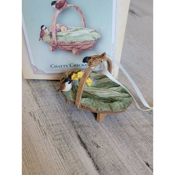 Hallmark Chatty Chickadees 2004 ornament Xmas - Picture 1 of 6
